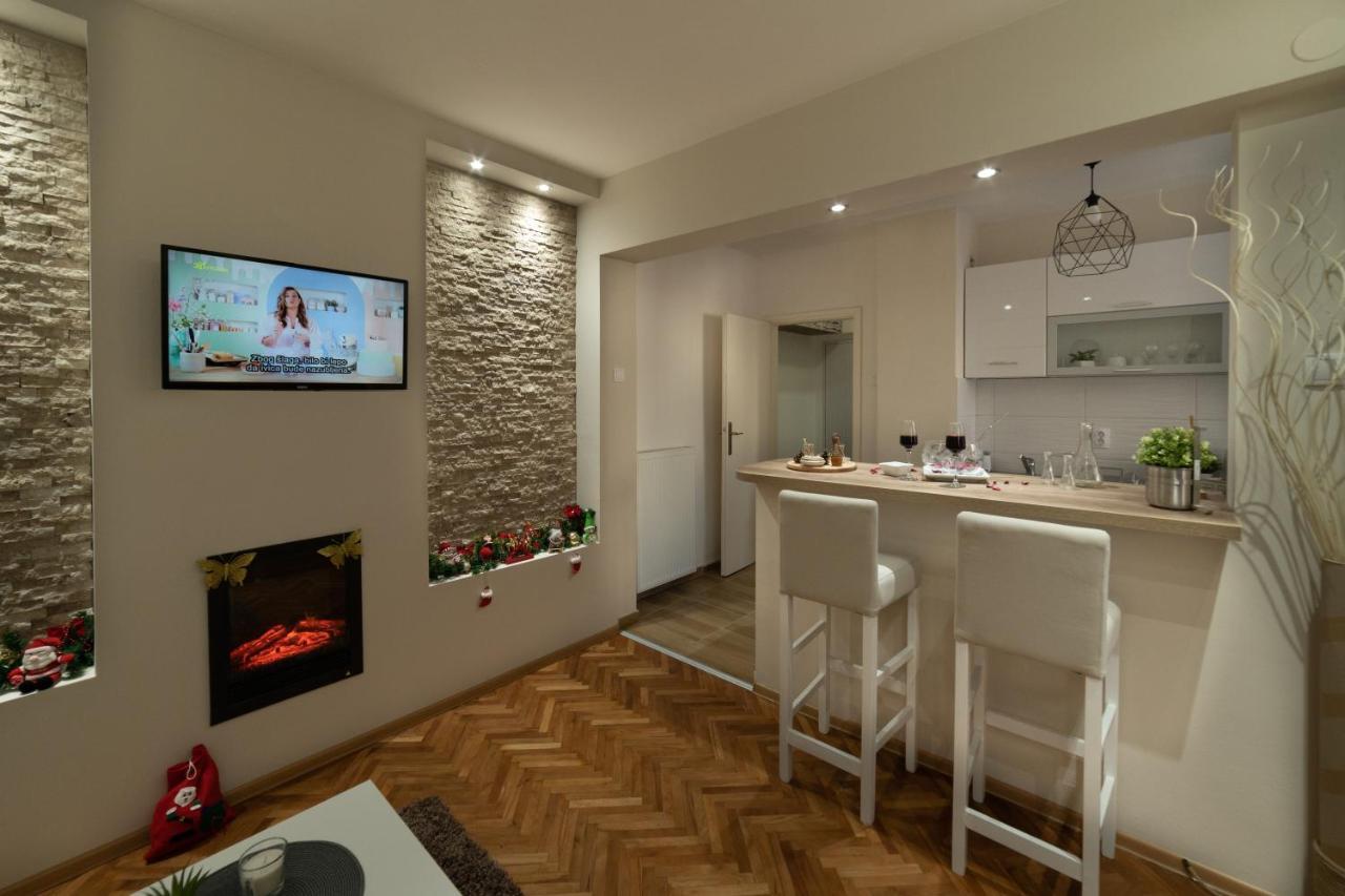 Gold Apartman Vrsac Exteriör bild